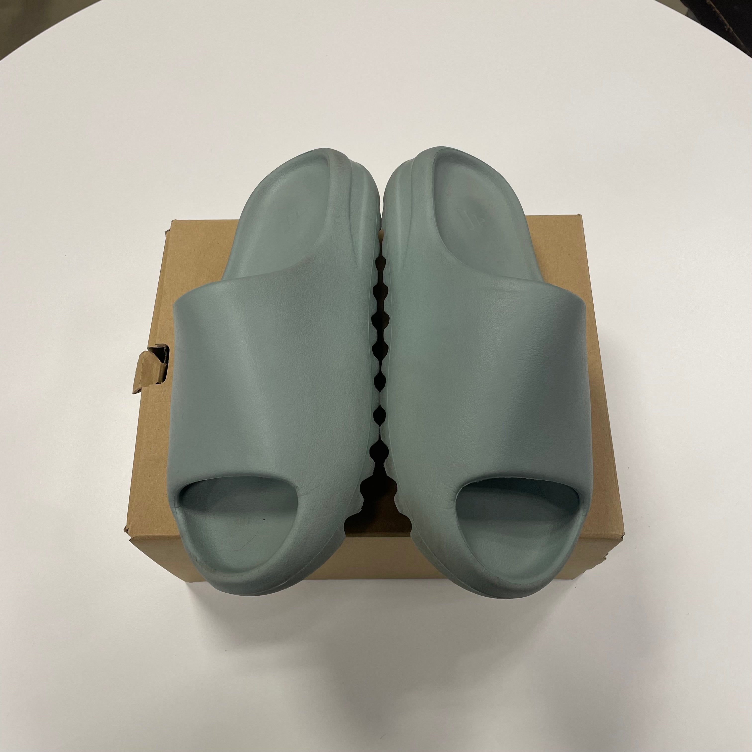 Yeezy Slide 'Salt' (10) Used