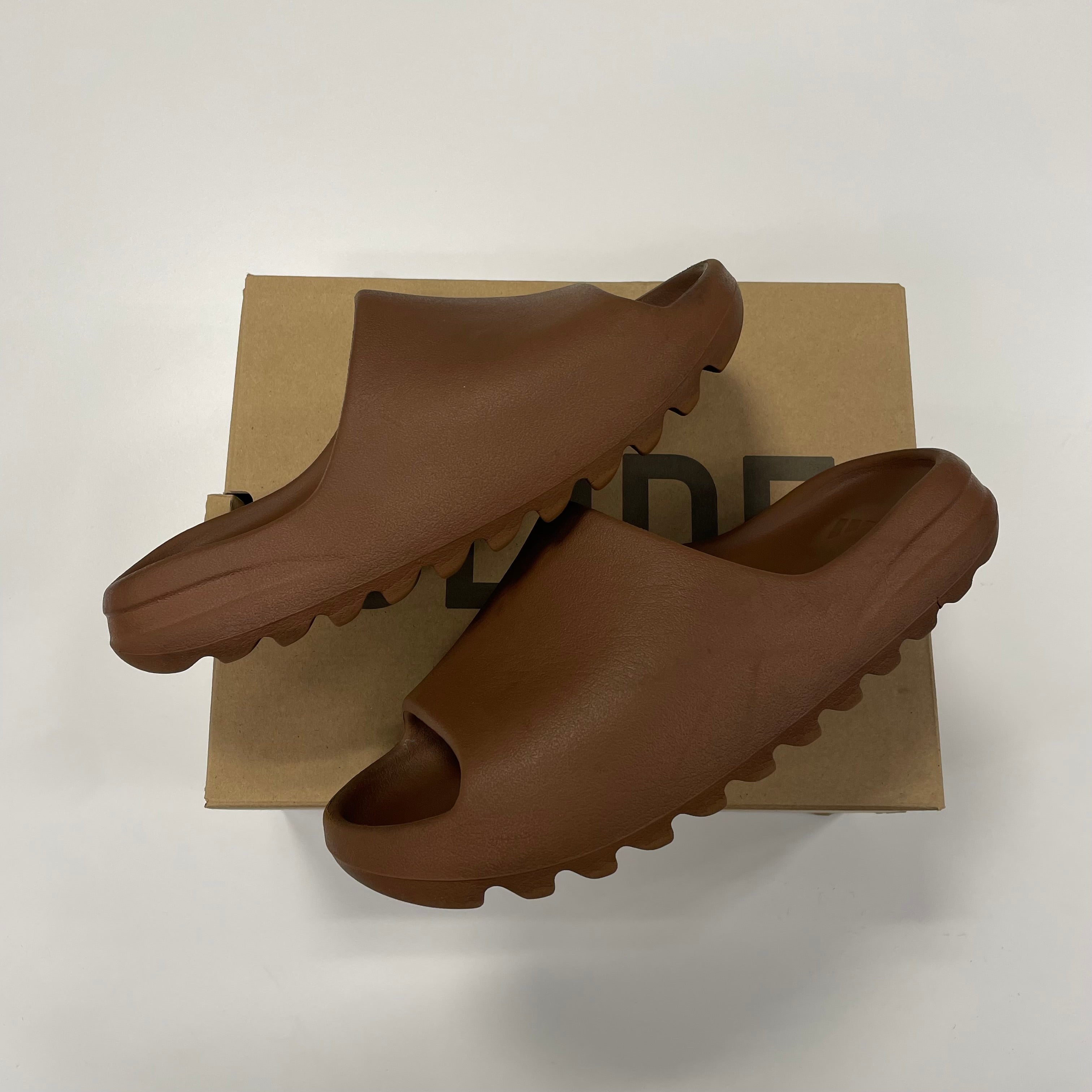 Yeezy Slide 'Flax' (9) Used