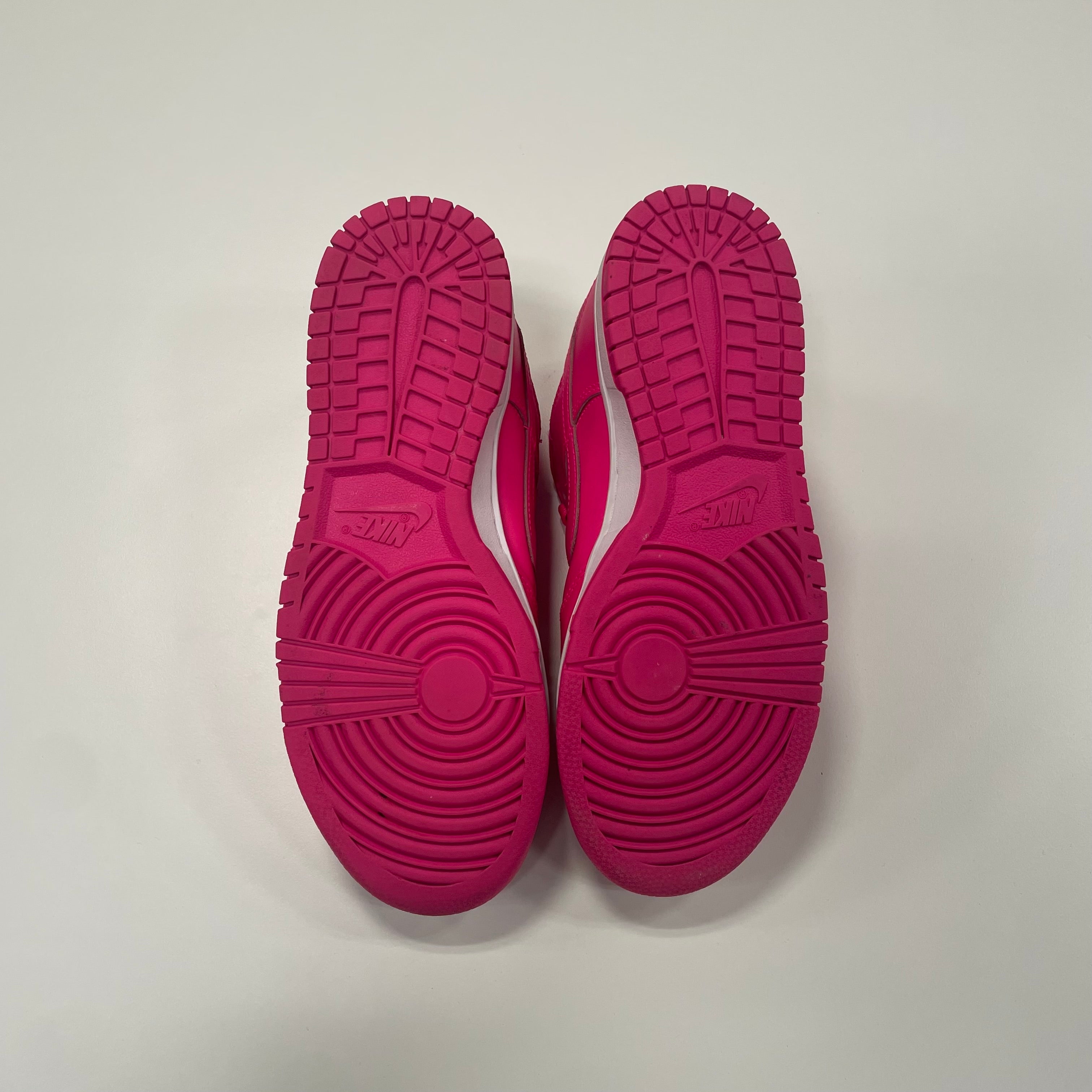 Nike Dunk Low 'Hyper Pink' (6.5Y) Used