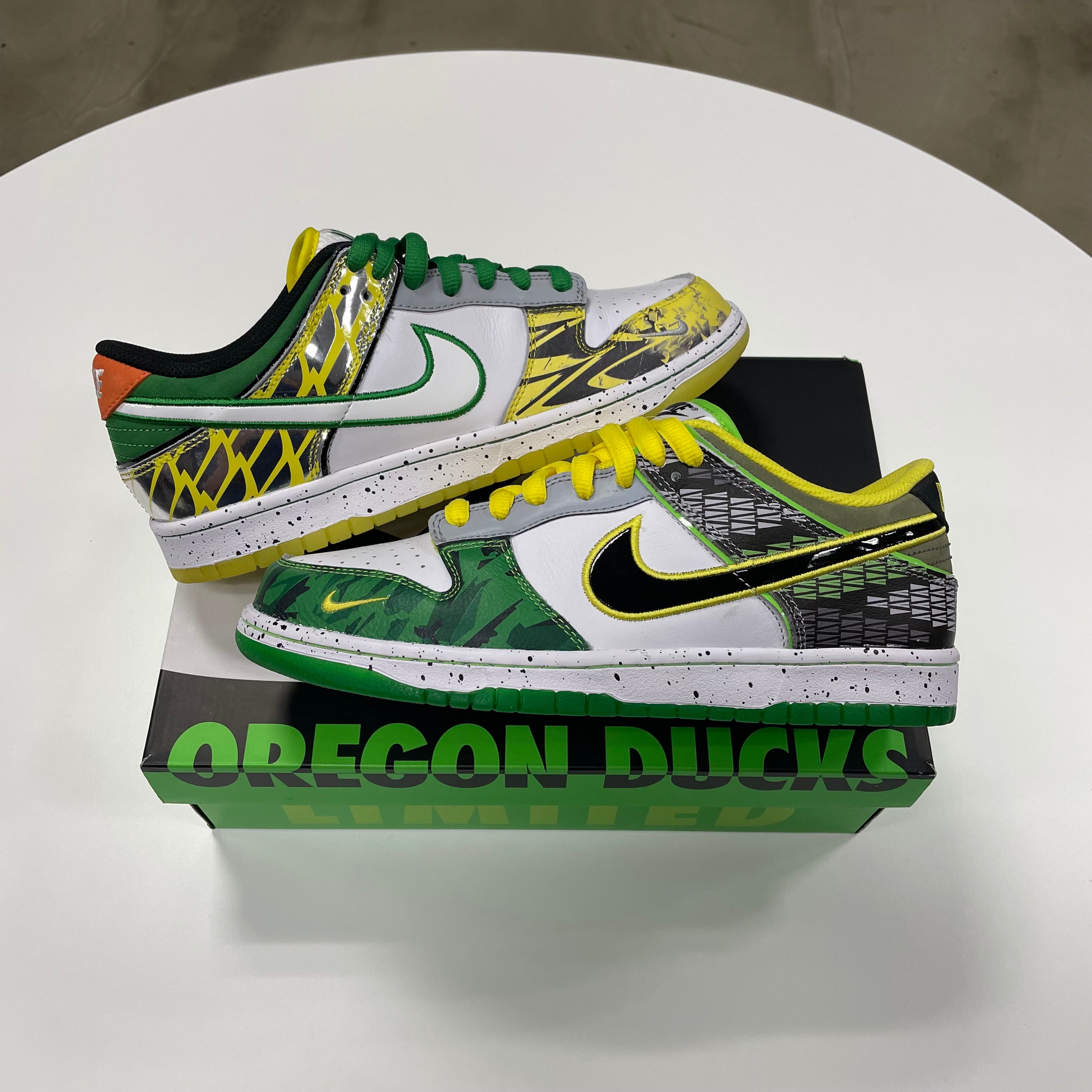 Nike Dunk Low 'Oregon Away' (9) Used