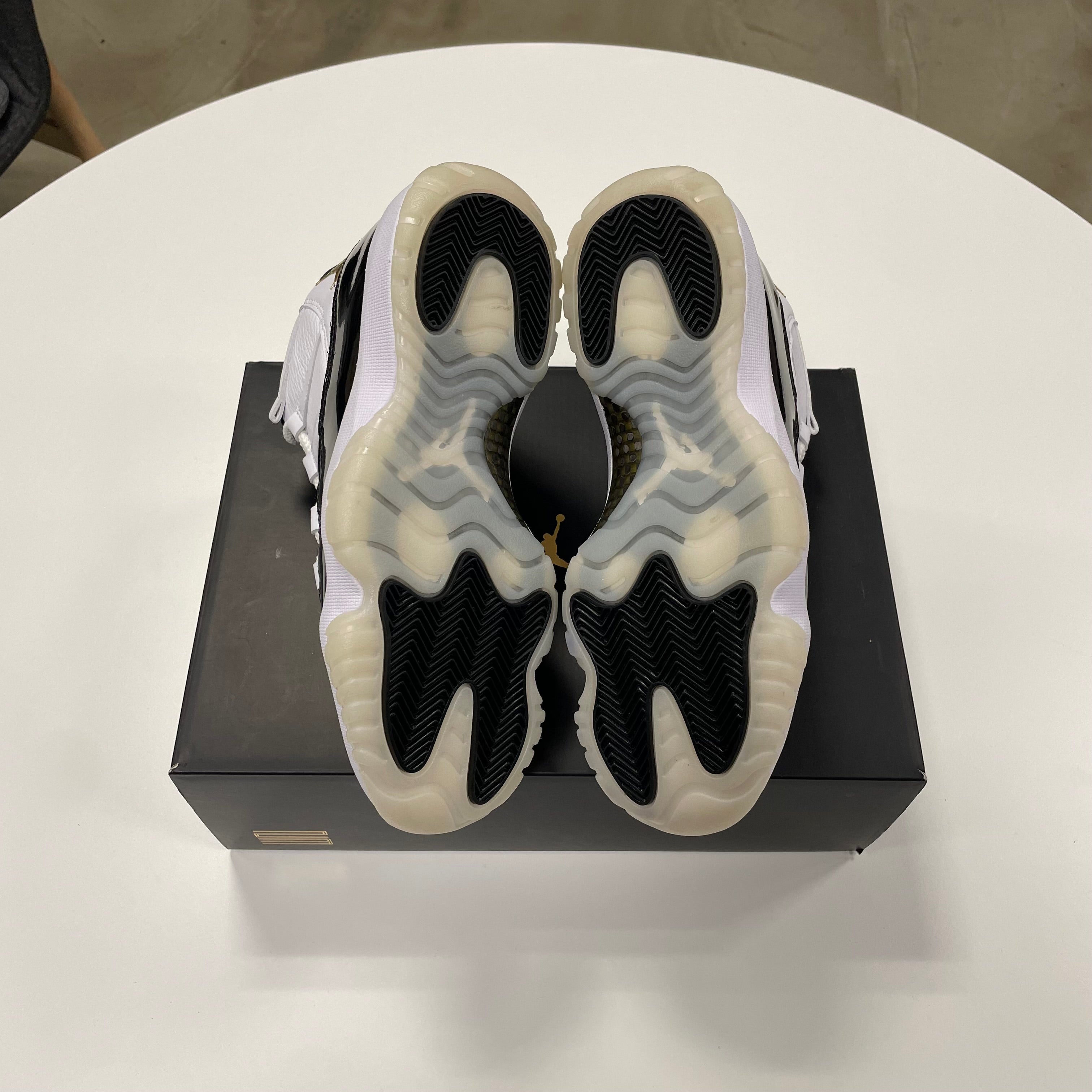 Jordan 11 'Gratitude' (8) Used