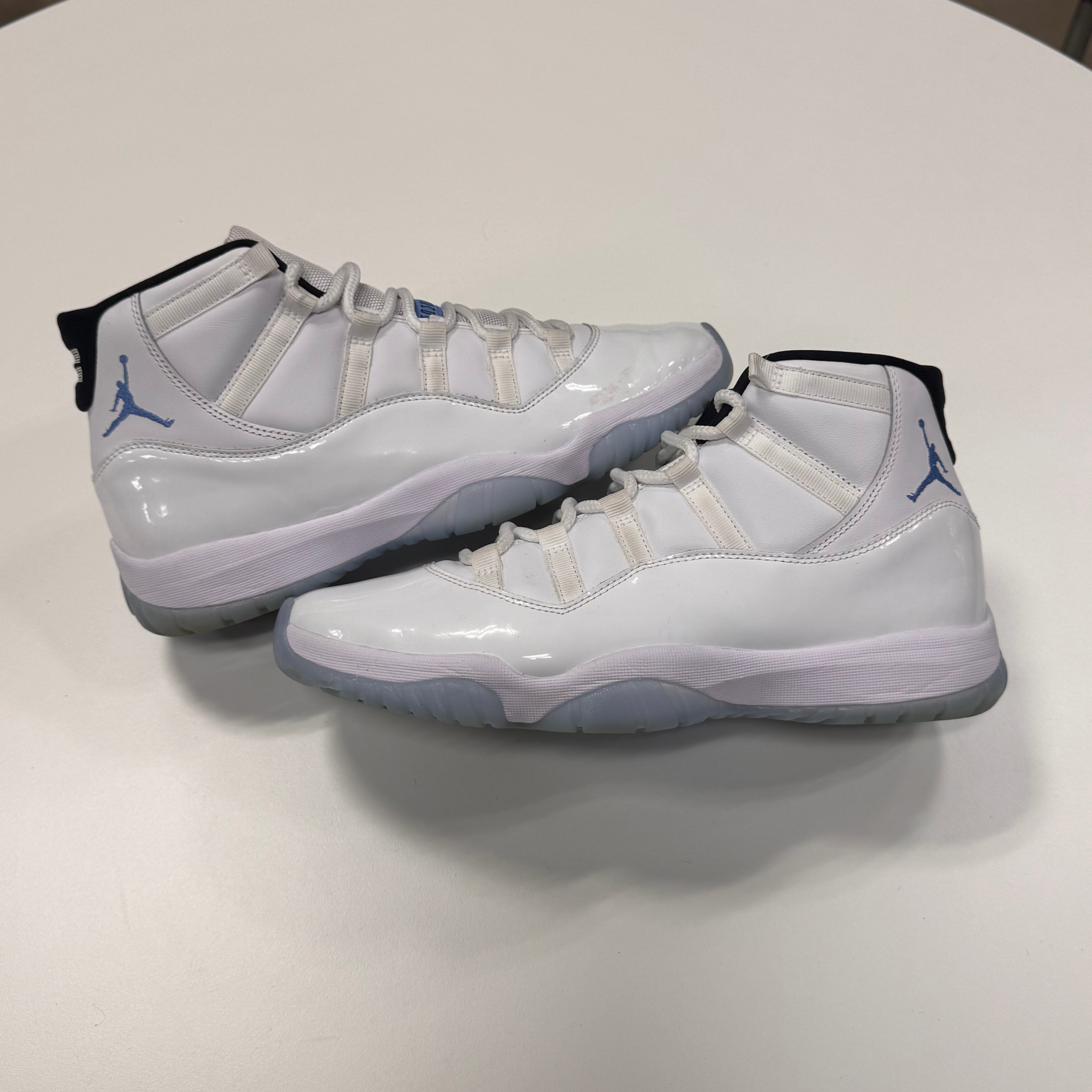 Air Jordan 11 'Legend Blue' (11) Used