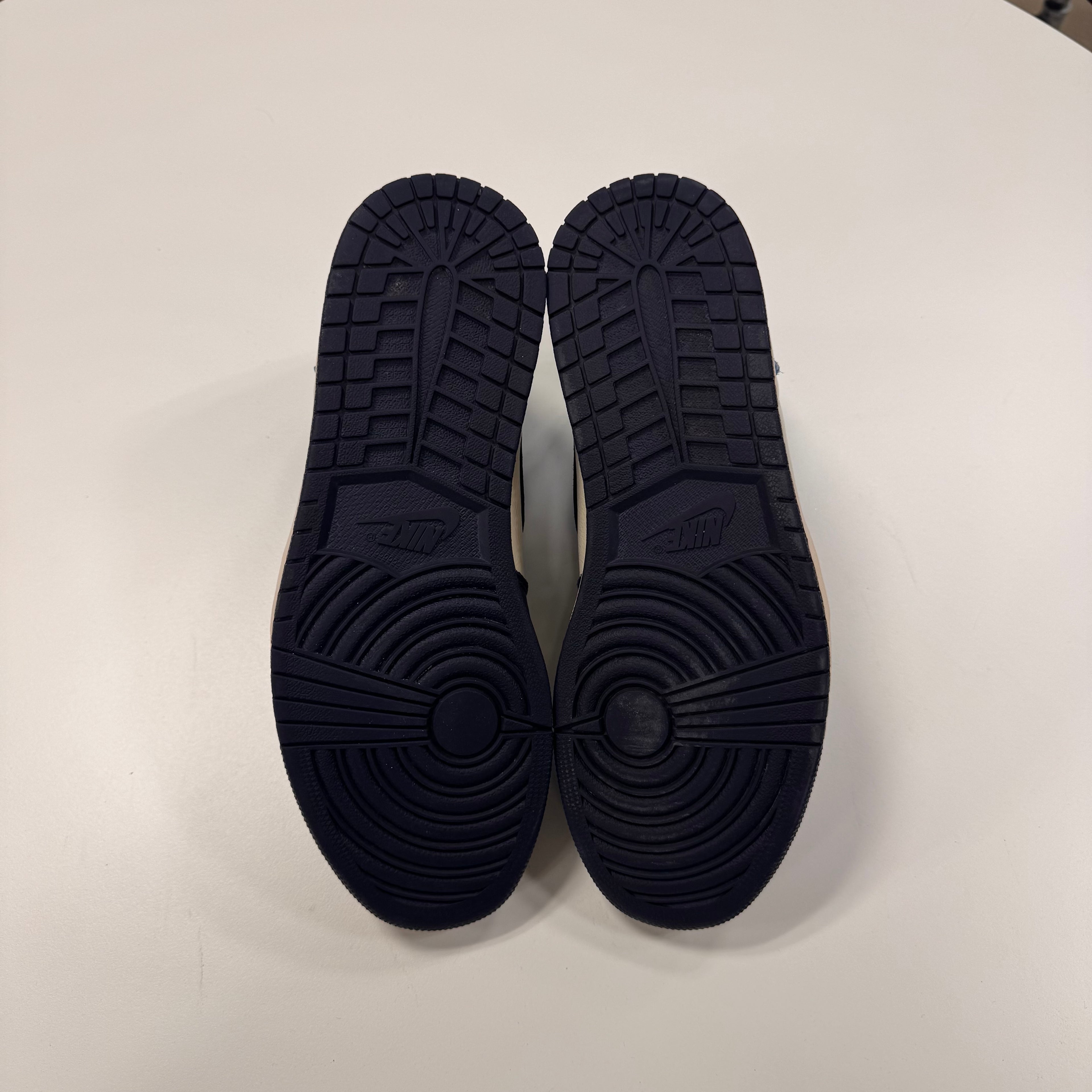 Air Jordan 1 High 'Obsidian' (12) Used