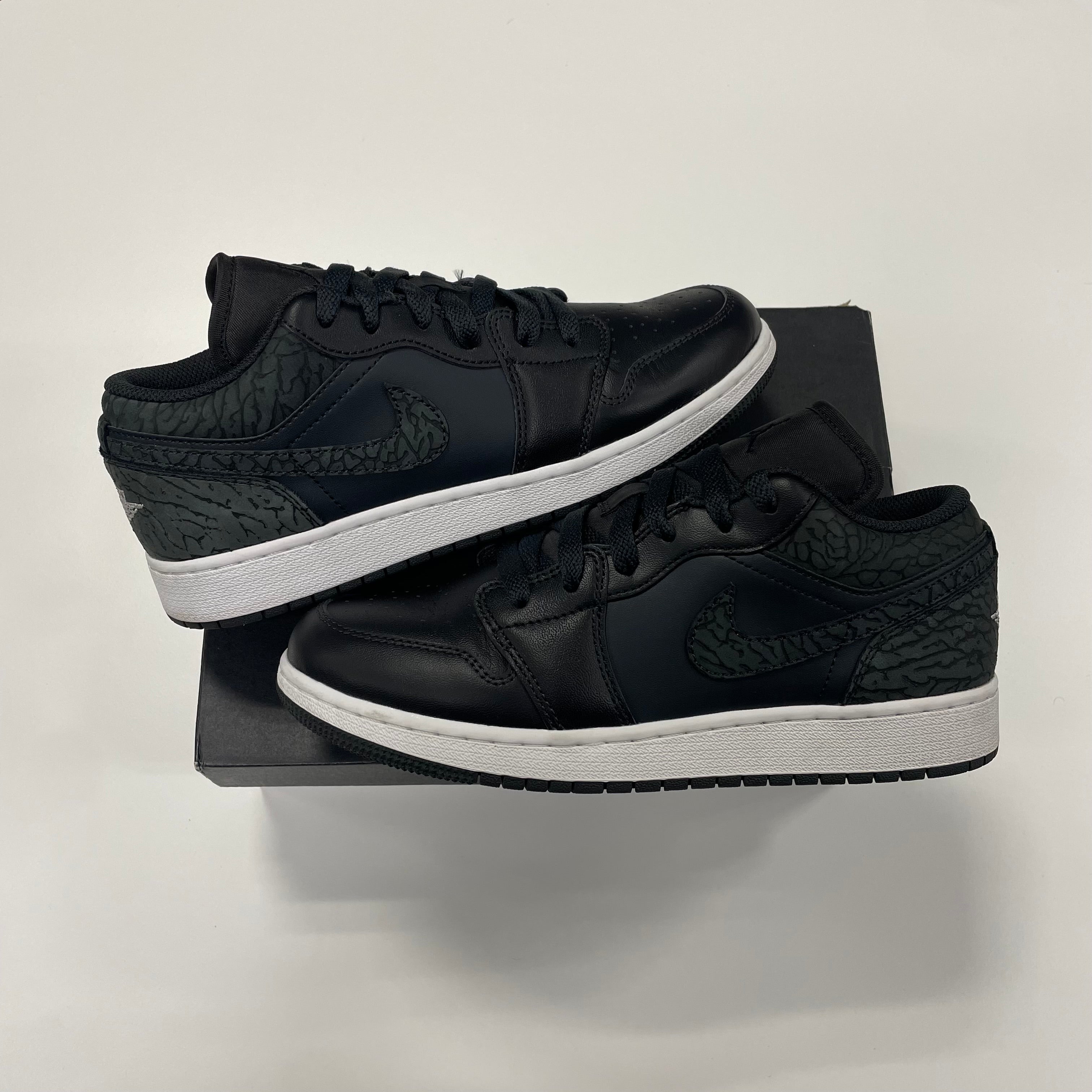 Jordan 1 Low 'Black Elephant' (7) Used