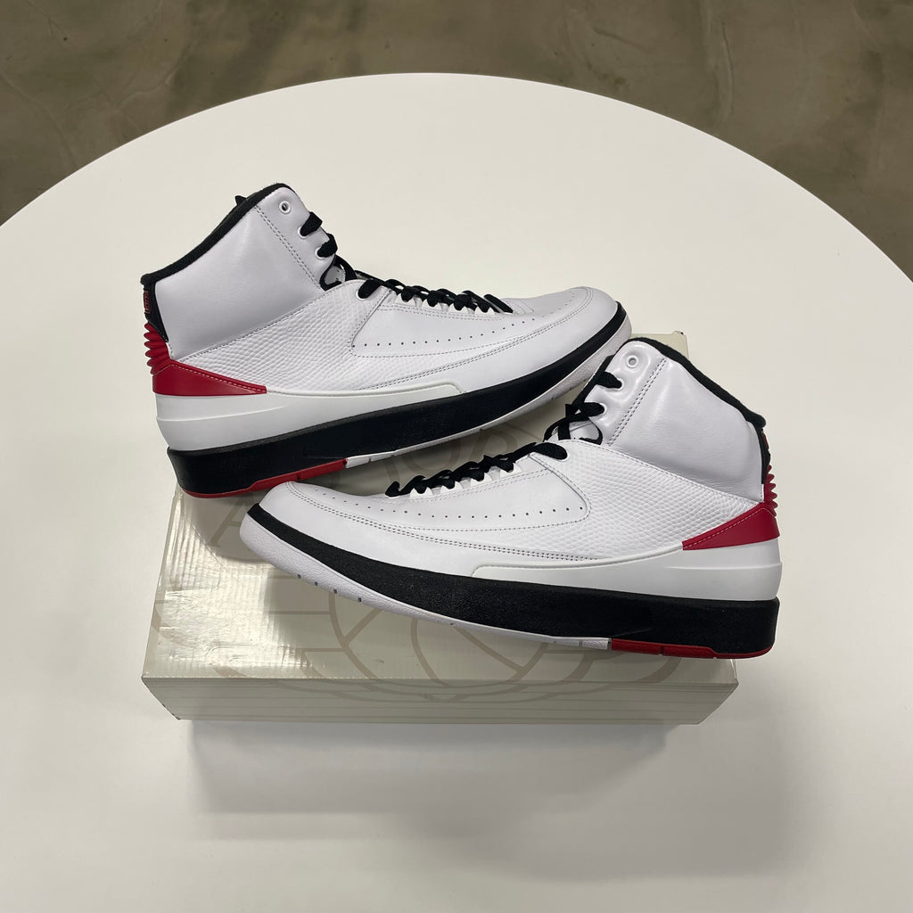 Air Jordan 2 'Chicago' (13) Used