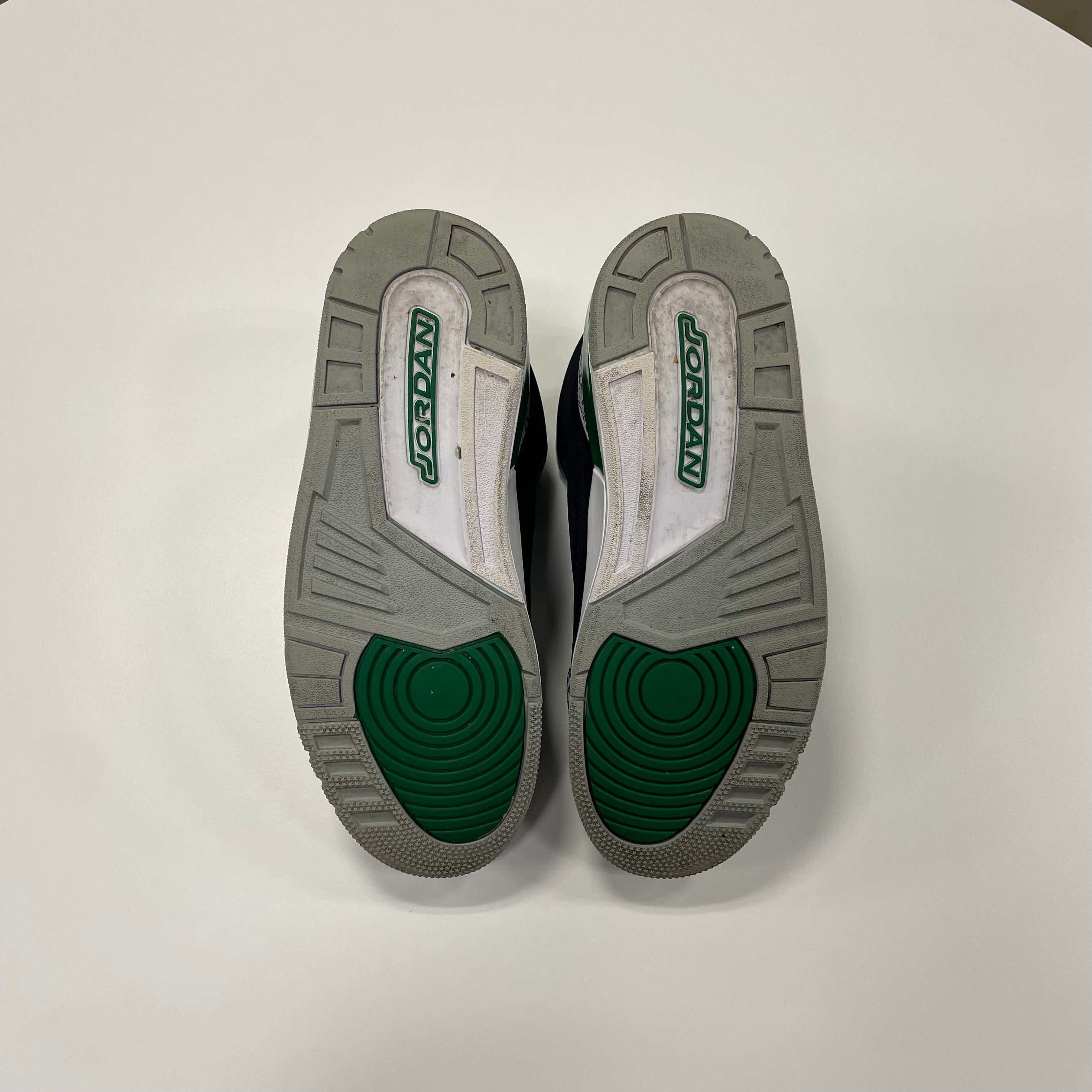 Jordan 3 'Pine Green' (8.5) Used
