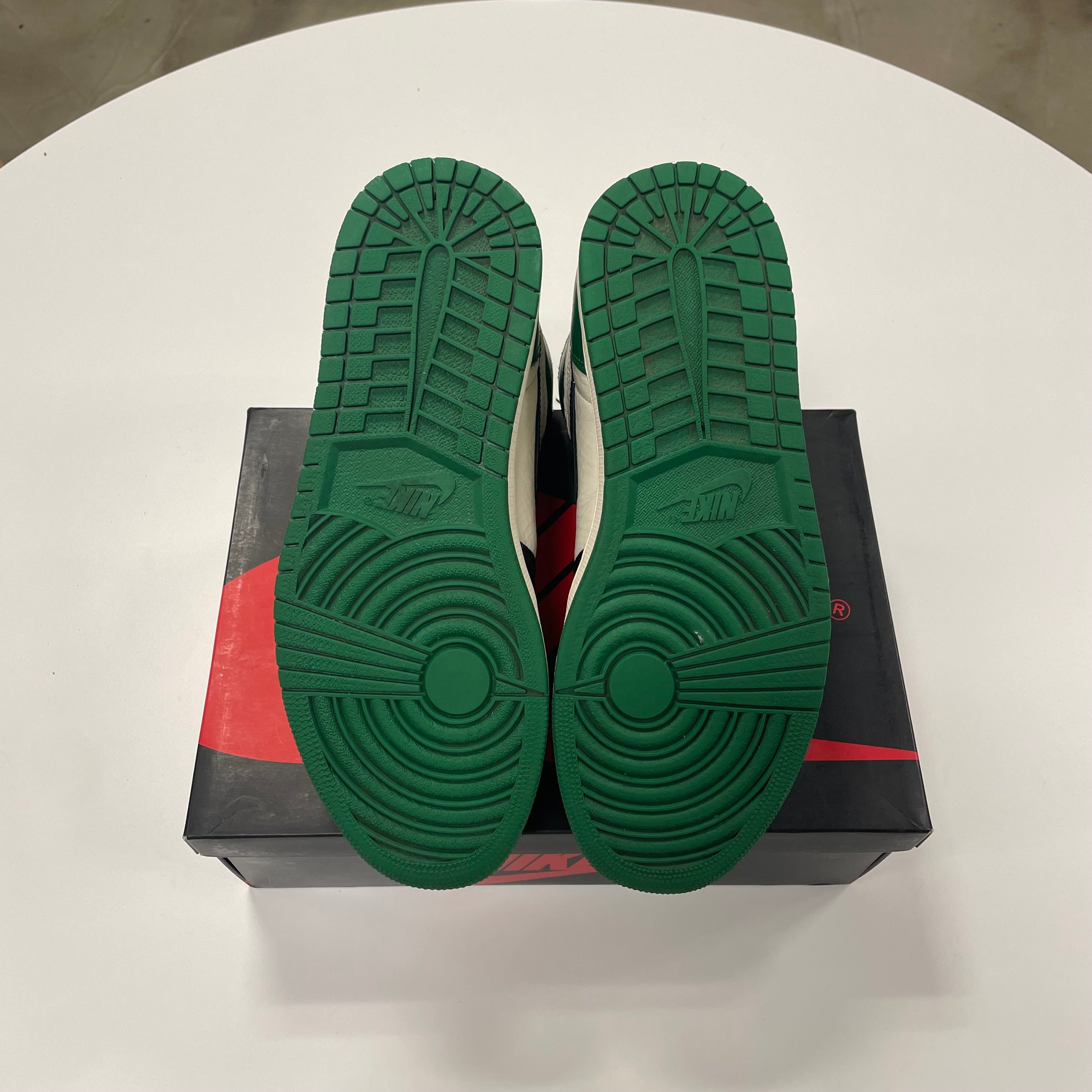 Air Jordan 1 High 'Pine Green' (9.5) Used