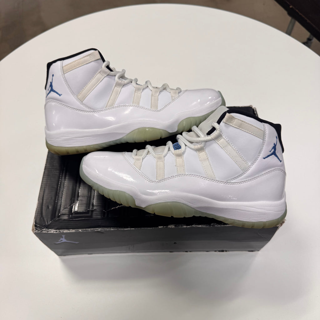Jordan 11 'Legend Blue' (10.5) Used