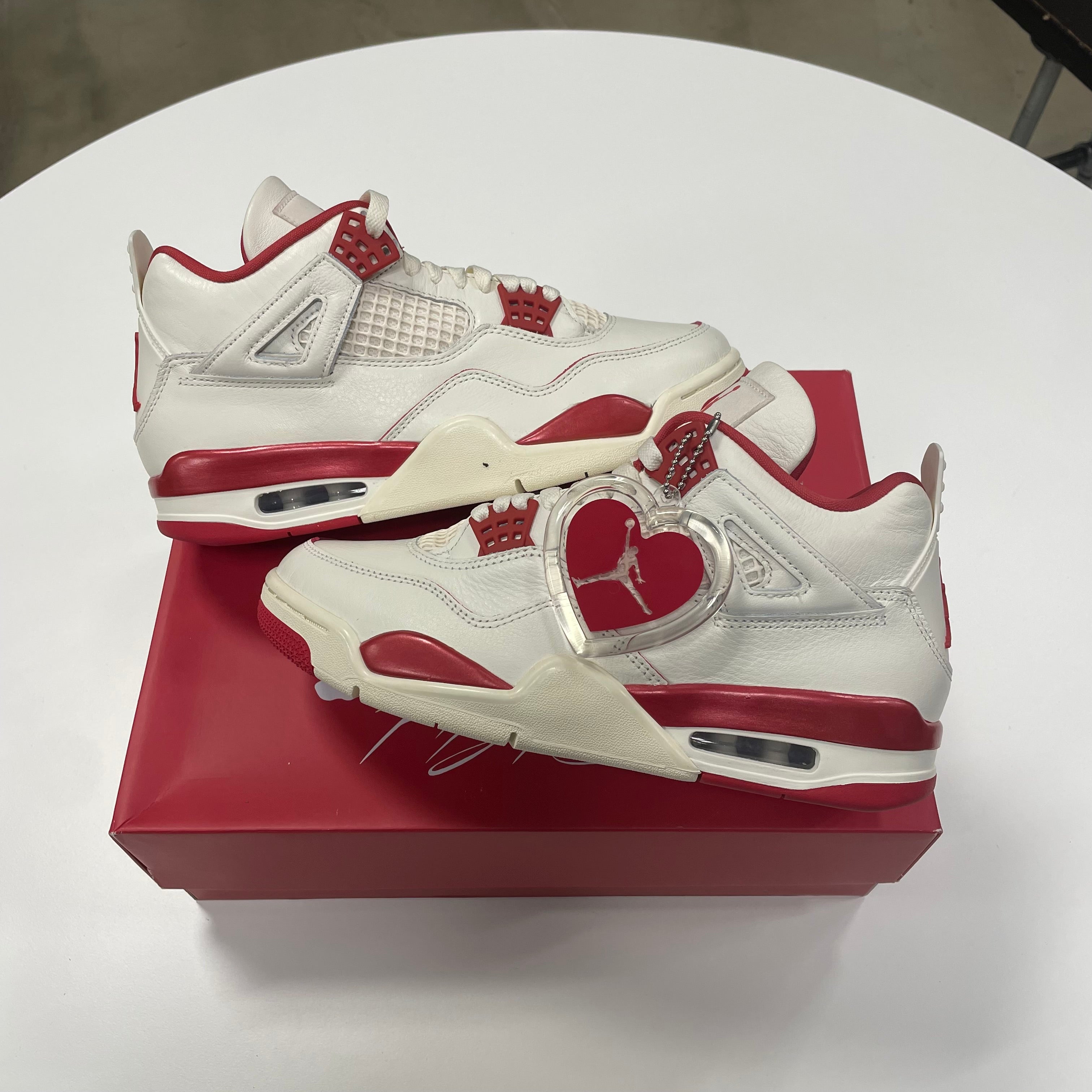 Air Jordan 4 'Valentine's Day' (9.5) Used