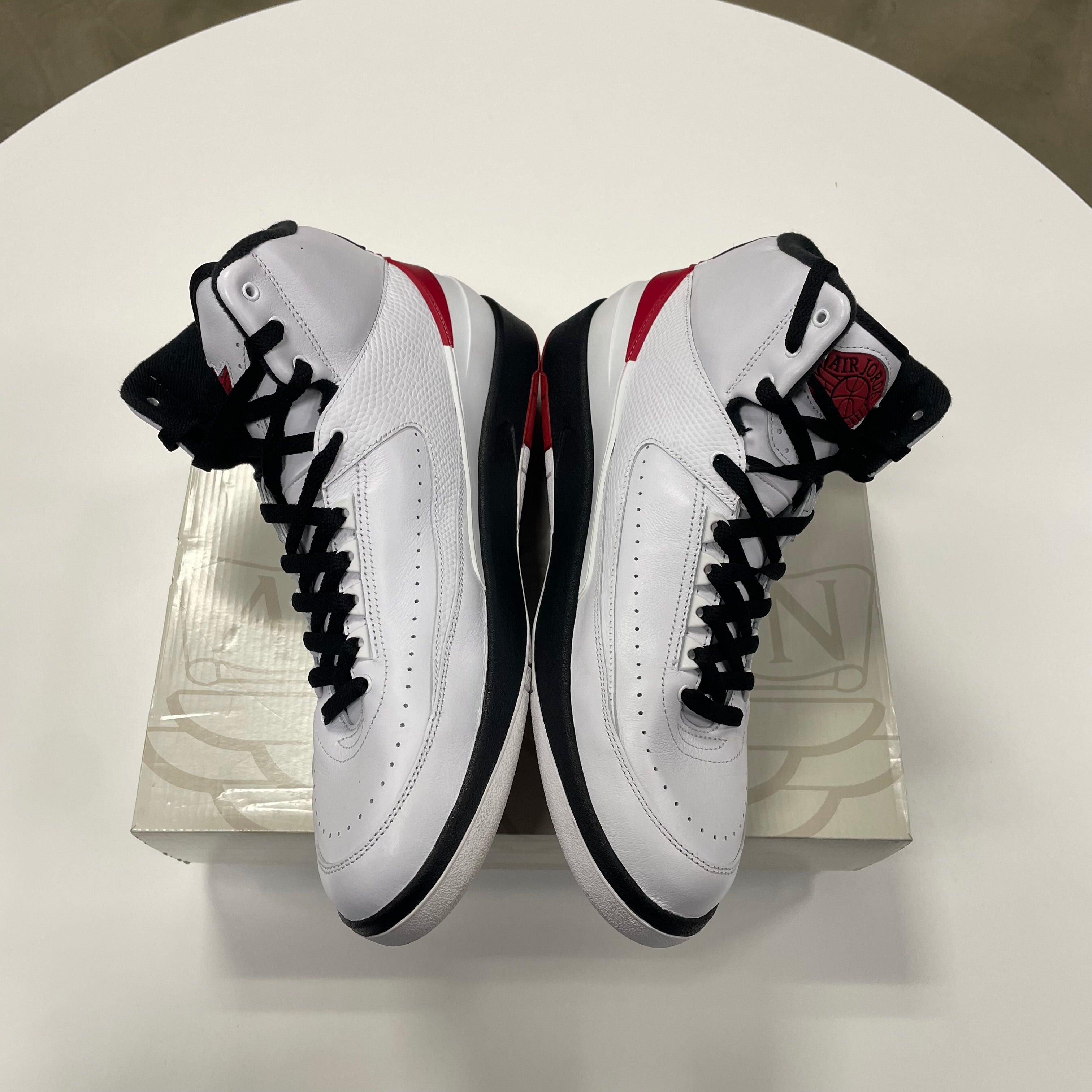 Air Jordan 2 'Chicago' (13) Used