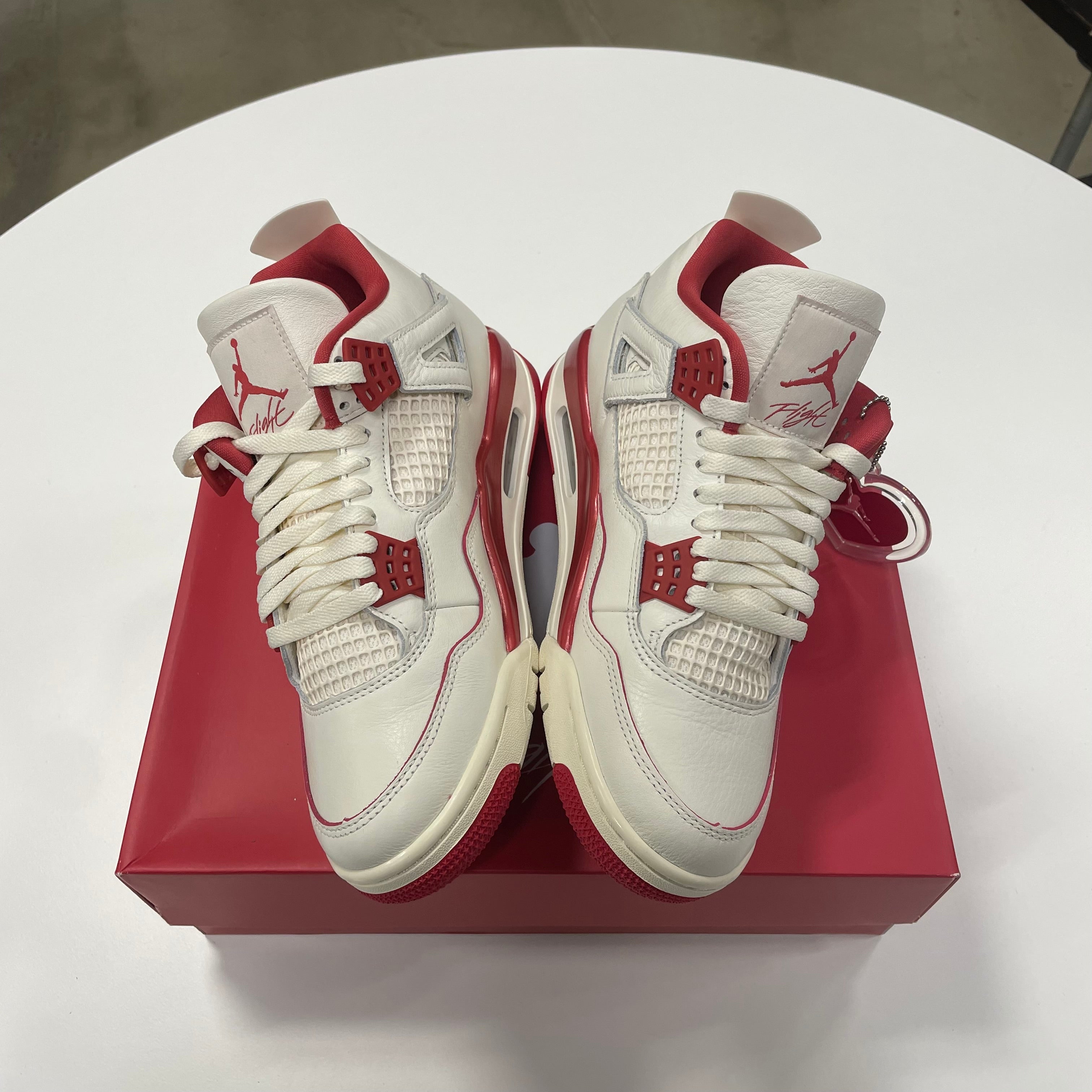 Air Jordan 4 'Valentine's Day' (9.5) Used