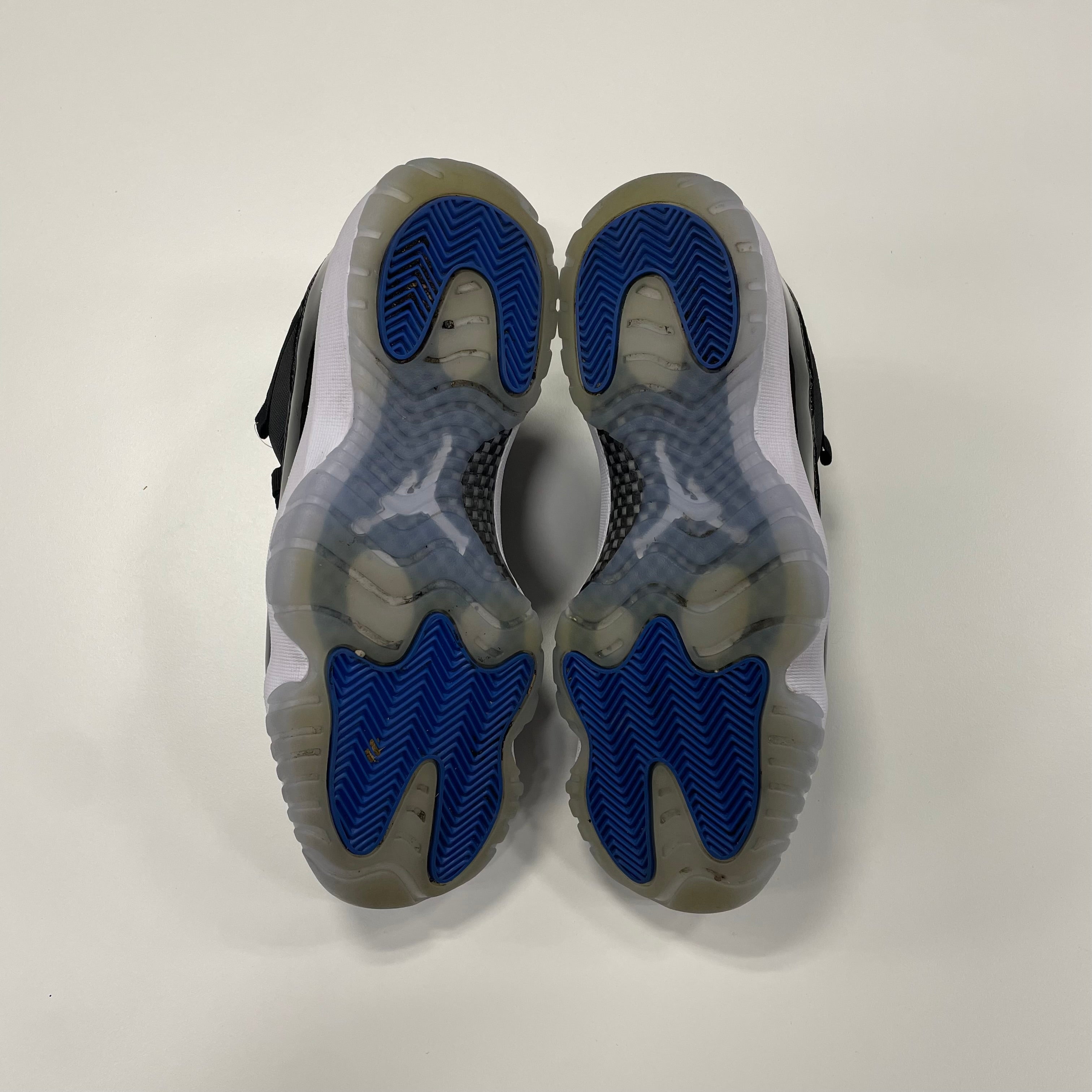 Jordan 11 Low 'Space Jam' (9) Used