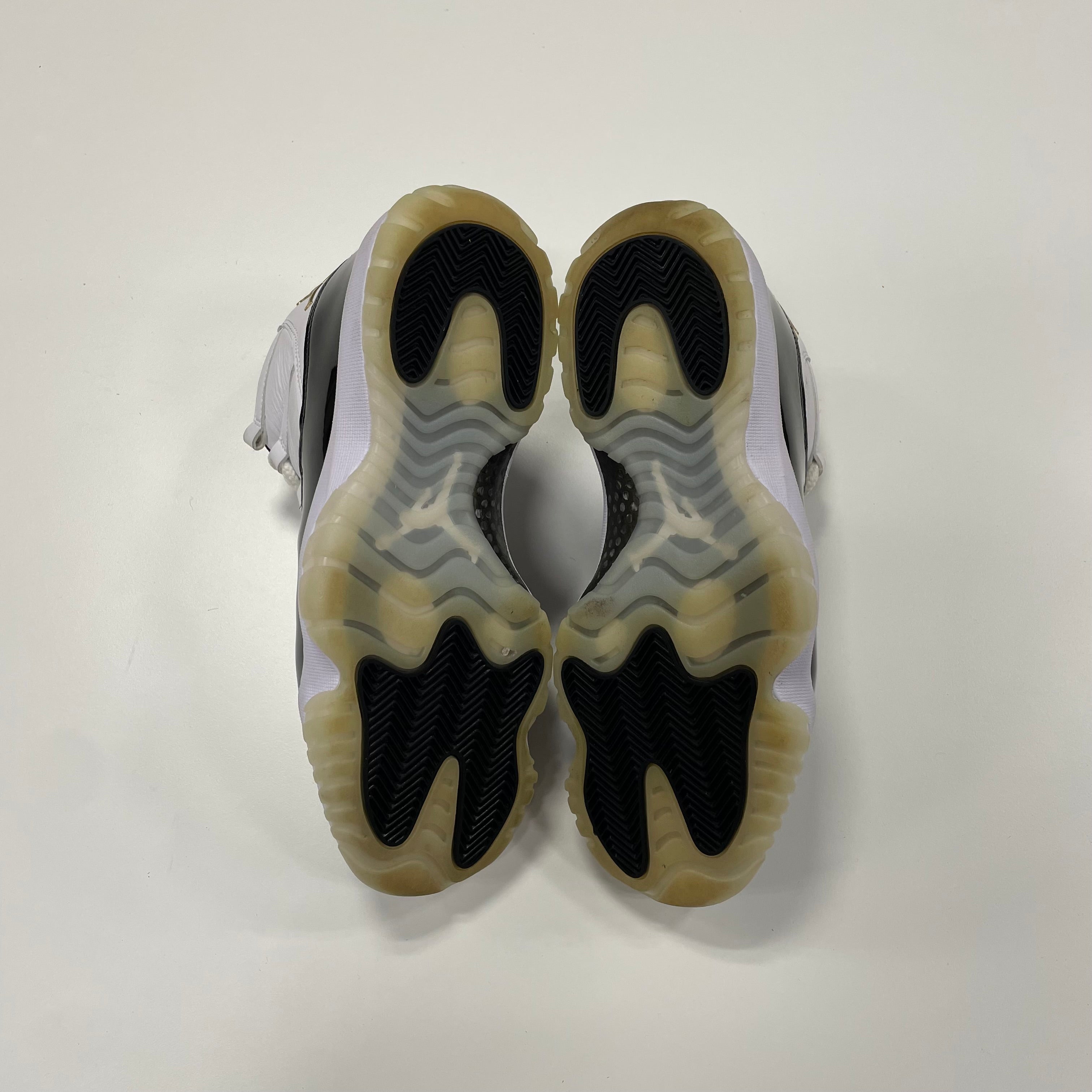 Jordan 11 'Gratitude' (9) Used