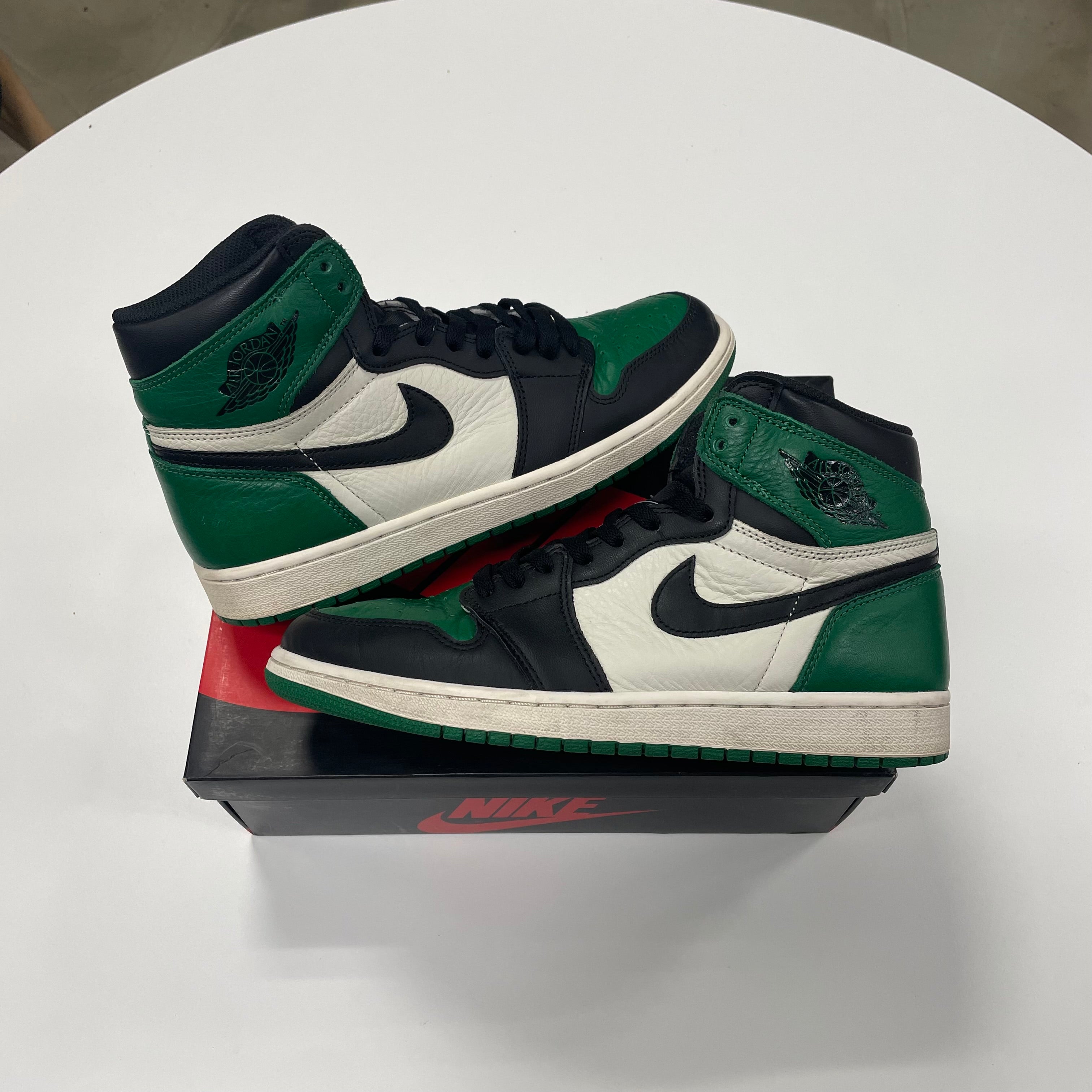 Air Jordan 1 High 'Pine Green' (9.5) Used