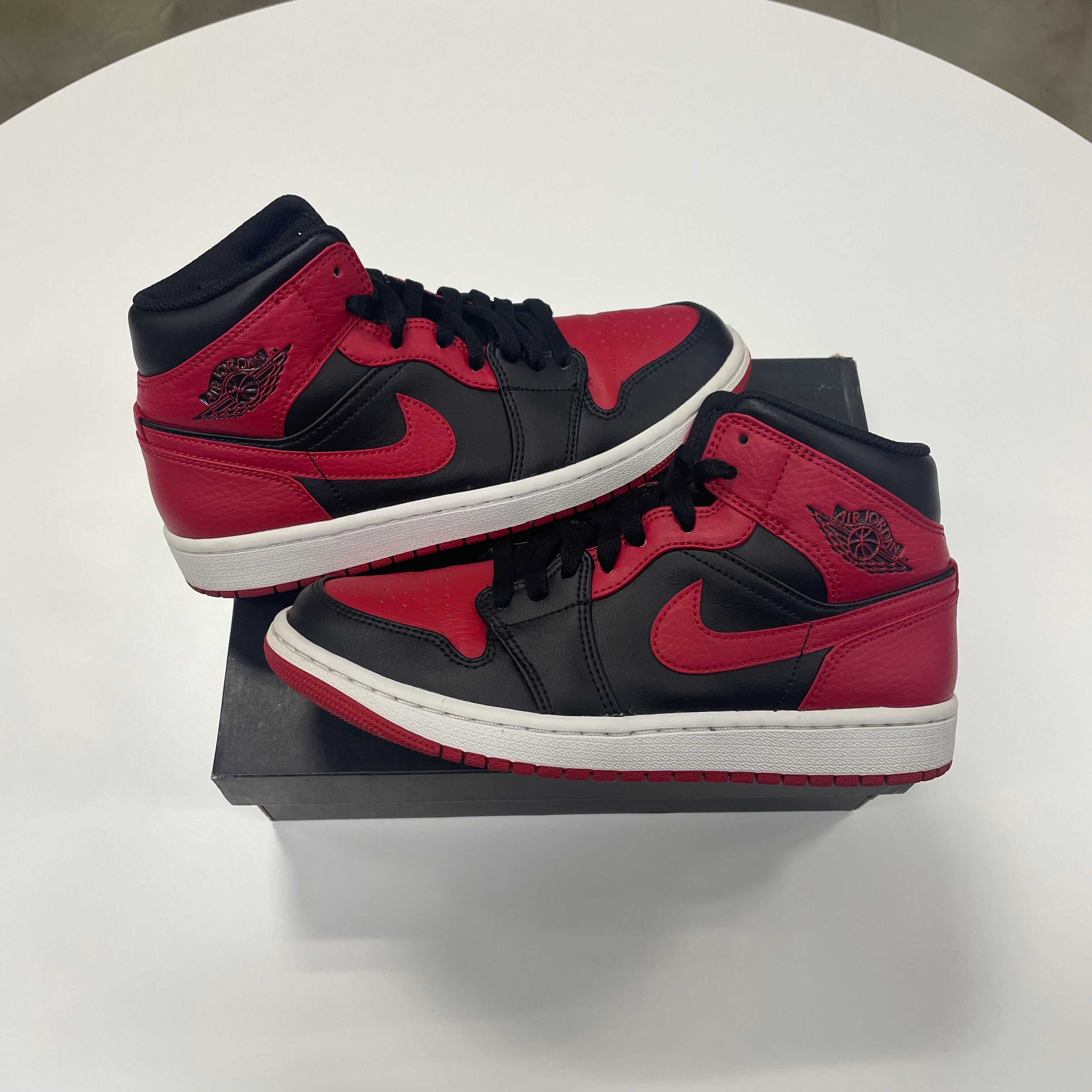 Jordan 1 Mid 'Bred Banned' Used