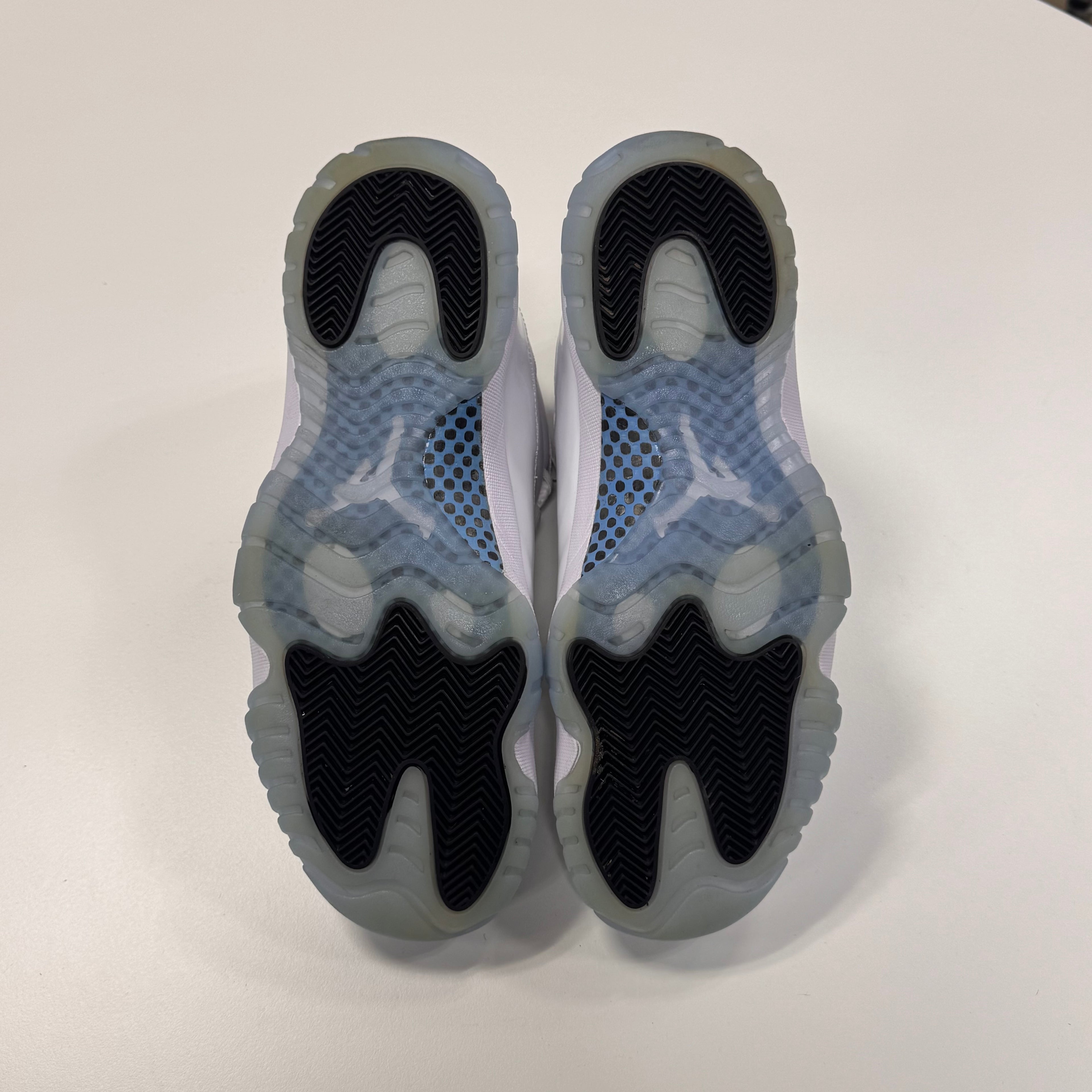 Air Jordan 11 'Legend Blue' (11) Used