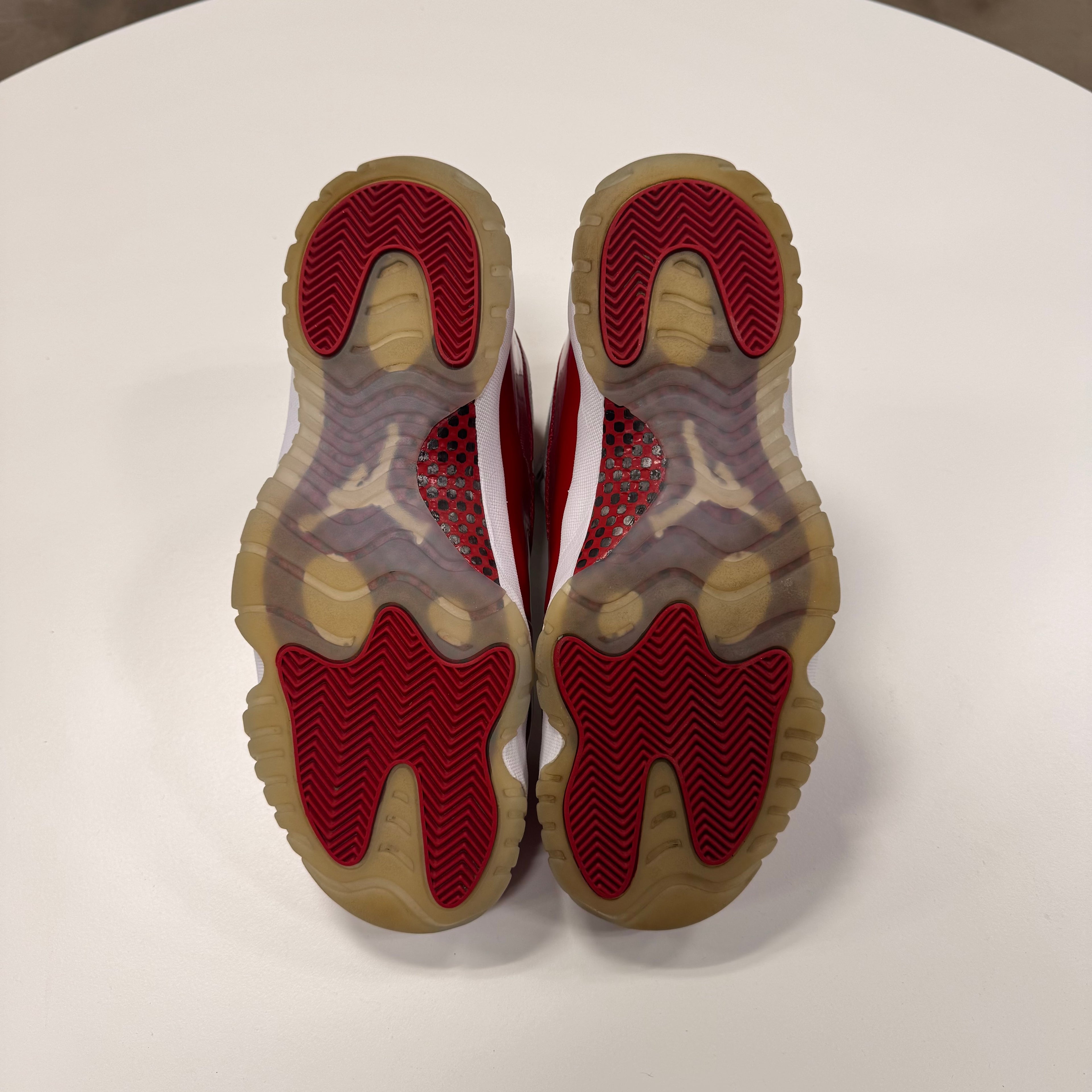 Air Jordan 11 'Cherry' (11) Used